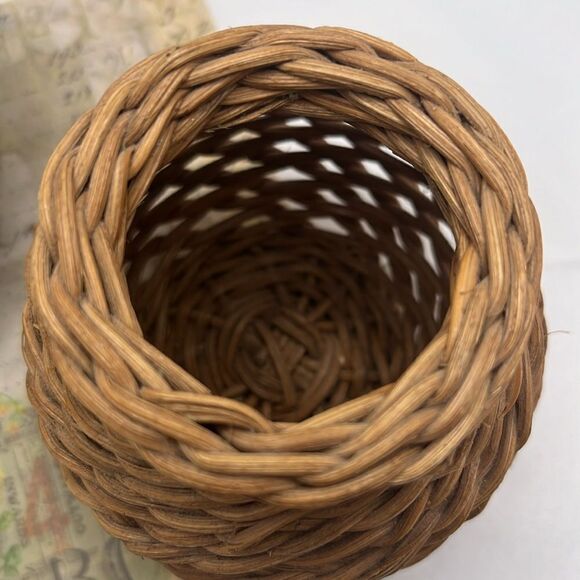 Set of Small Light Brown Beautifully Woven Round Shaped Vase Baskets Decor - Picture 4 of 7